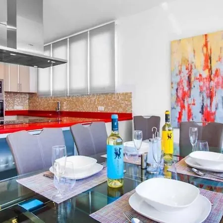 Private Village Capri * Puerto Calero